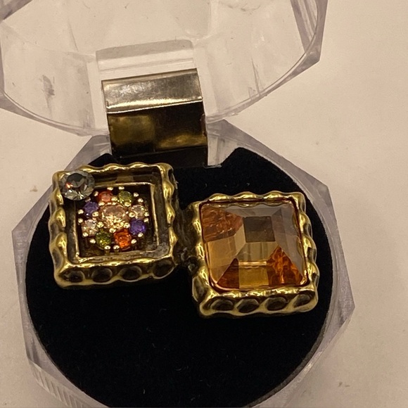 Carolina Herrera Jewelry - Carolina Herrera Luxury Vintage Dual Stone Ring from the 80s Gold Plated B/6.5”